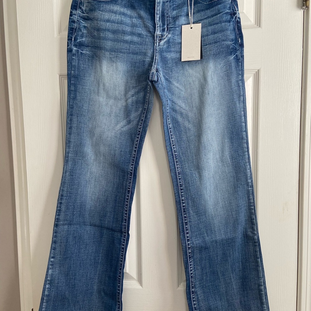 Women's Light Wash Wide Leg Jeans - Flare Style